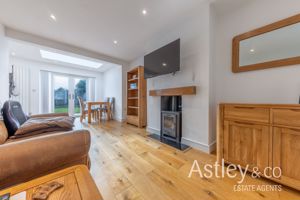 lounge- click for photo gallery